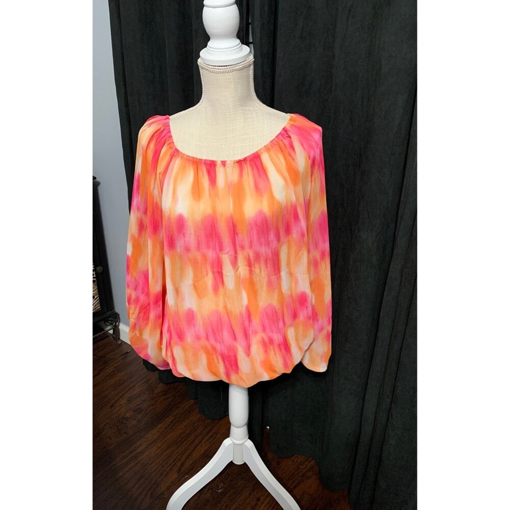 Emma Rose Top. Size L.